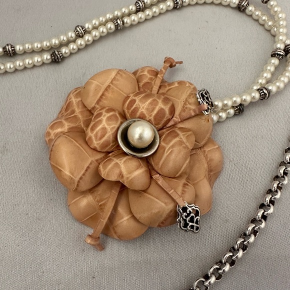 Brighton silver tone chain and faux pearls with tan leather flower - Picture 5 of 9